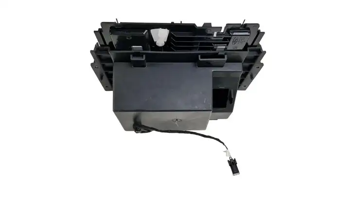 Ford F150 (2018 - 2020) JL3B18045A06 Ящик центральной консоли — фото 9