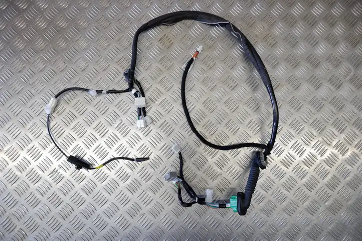 Toyota Yaris Cross (2020 - ) 821840DA50 Жгут проводов крышки багажника — фото 1