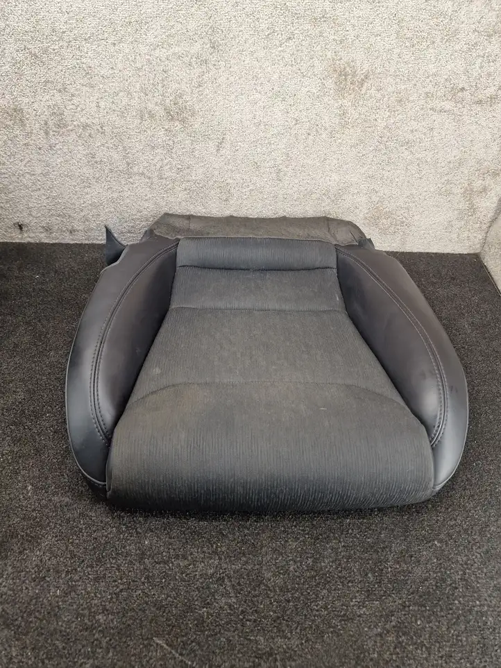 Tesla Model S (2021 - ) 111908900C Нижняя часть сиденья водителя — фото 2