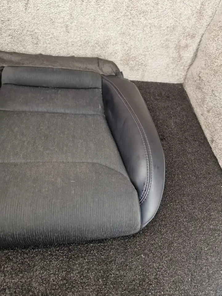 Tesla Model S (2021 - ) 111908900C Нижняя часть сиденья водителя — фото 3