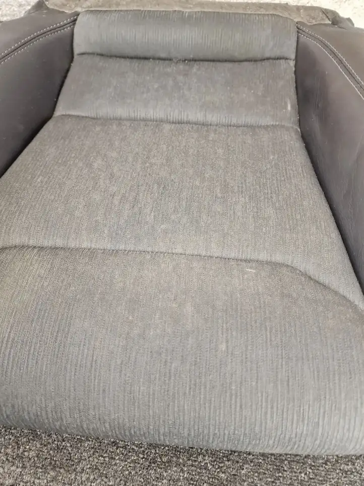 Tesla Model S (2021 - ) 111908900C Нижняя часть сиденья водителя — фото 5