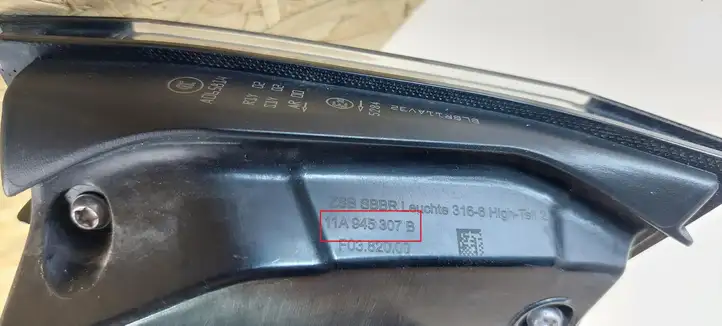 Volkswagen ID.4 (2020 - ) 11A945307B Задний фонарь в крышке багажника — фото 9