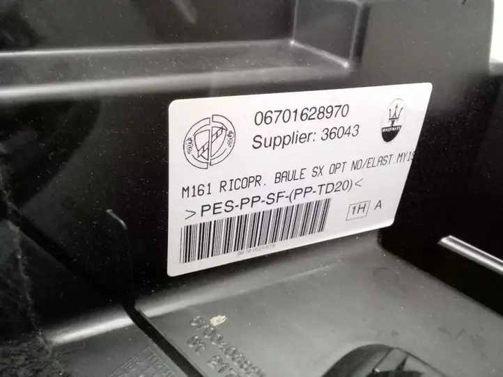 Maserati Levante (2017 - ) 670040382 Боковая обшивка багажника — фото 4
