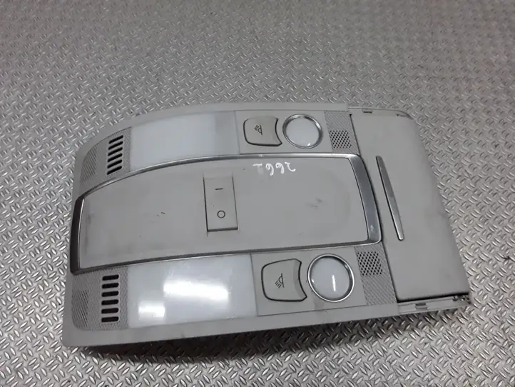 Audi A6 S6 C6 4F (2004 - 2008) 4F0947135 Передняя подсветка — фото 2