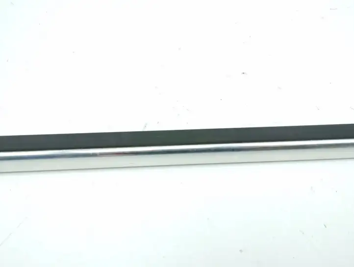 Volkswagen PASSAT B5.5 (2001 - 2005) 3B4839477A Накладка стекла задней двери — фото 3