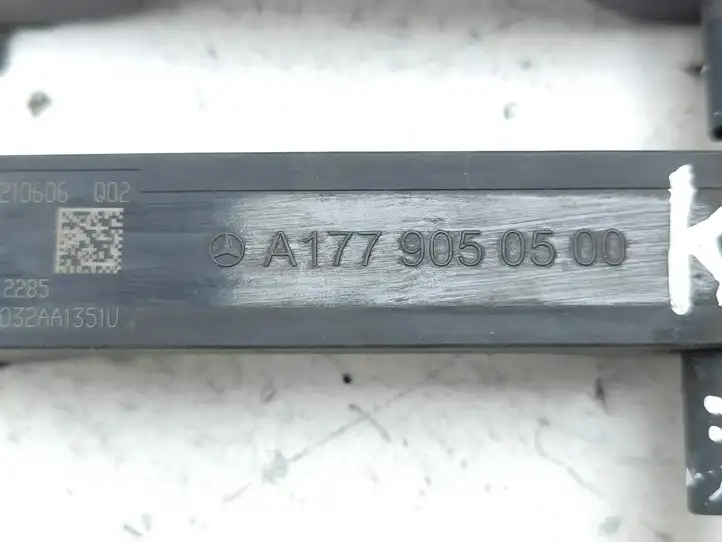 Mercedes-Benz EQA (2021 - ) A1779050500 Антенна системы Keyless — фото 3