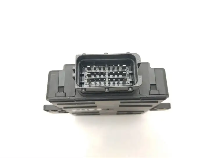 Maserati MC20 (2021 - ) 67015736 Блок управления топливным насосом — фото 3