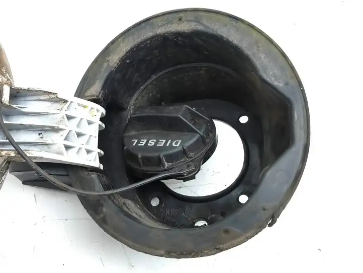 Hyundai Santa Fe (2012 - 2015) 695132W000 Крышка топливного бака — фото 12