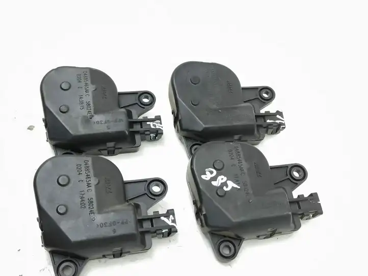 Chrysler Voyager (2004 - 2007) 04885465AAC Двигатель задвижки потока воздуха — фото 4
