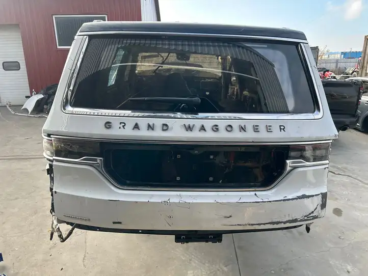 Jeep Grand Wagoneer (2021 - ) Крышка багажника — фото 1
