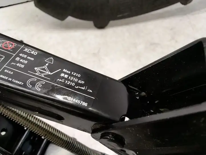 Volvo XC40 (2017 - ) 31445788 Кронштейн запасного колеса — фото 4