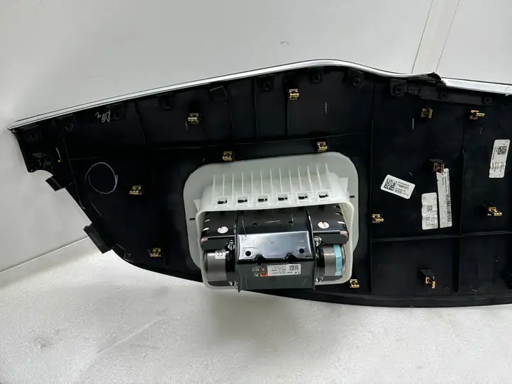 Tesla Model S (2016 - 2021) 102813600J Отделка внутренней панели салона — фото 2