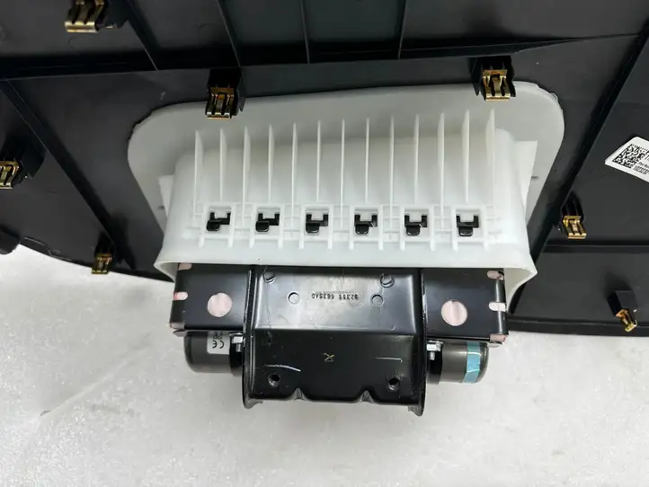 Tesla Model S (2016 - 2021) 102813600J Отделка внутренней панели салона — фото 10