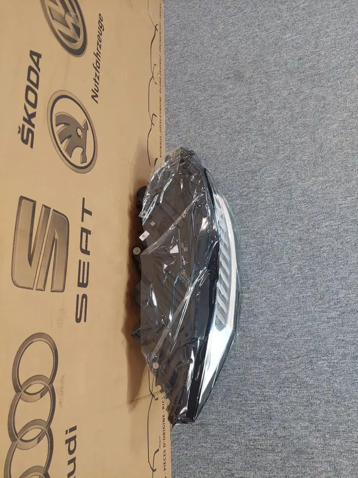 Audi Q8 (2018 - ) 4M8941035B Передняя фара — фото 2