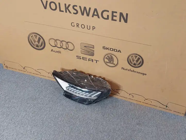 Audi Q8 (2018 - ) 4M8941035B Передняя фара — фото 6