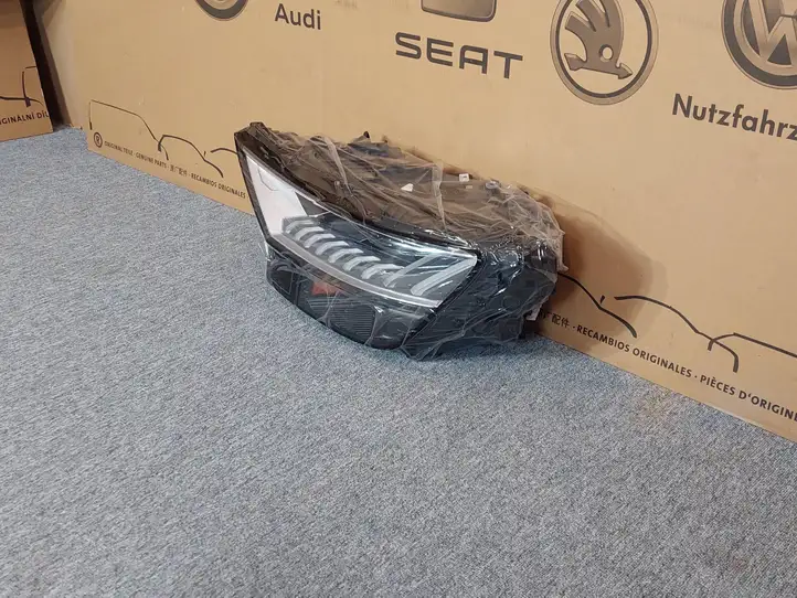Audi Q8 (2018 - ) 4M8941035B Передняя фара — фото 8