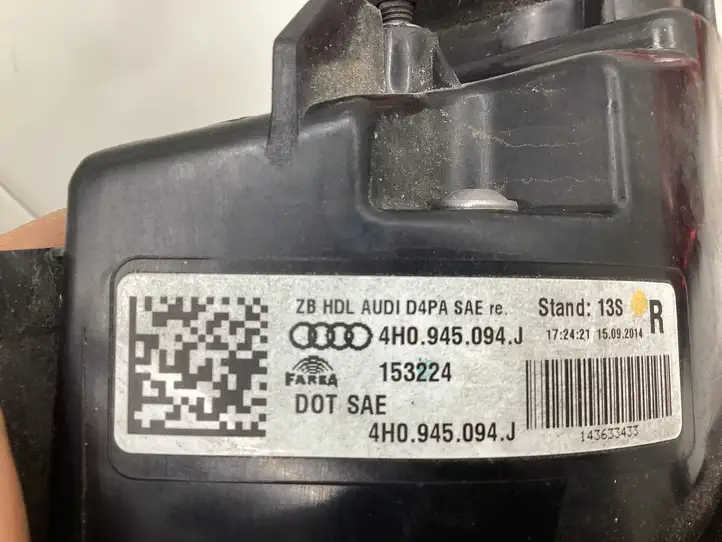 Audi A8 S8 D4 4H (2013 - 2017) 4H0945096J Задний фонарь в кузове — фото 2