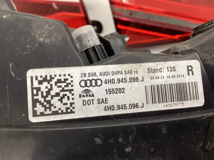 Audi A8 S8 D4 4H (2013 - 2017) 4H0945096J Задний фонарь в кузове — фото 8