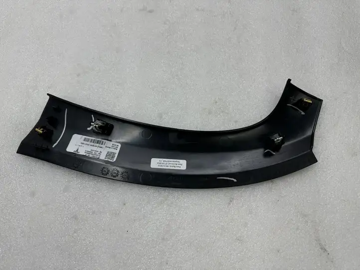 Tesla Model X (2015 - 2021) 107490700F Обшивка стойки C — фото 3