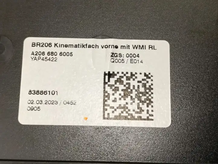 Mercedes-Benz C W206 (2021 - ) A2066806005 Ящик центральной консоли — фото 6
