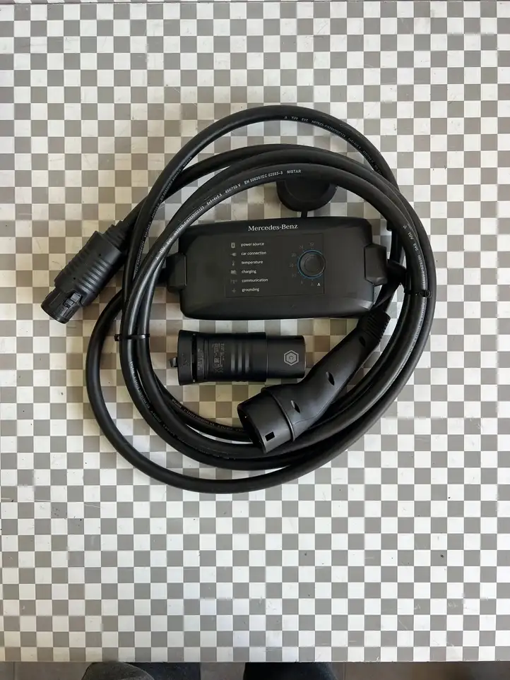 Mercedes-Benz EQS V297 (2021 - ) A0003436300 Кабель для зарядки электромобилей — фото 1