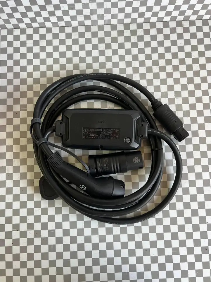 Mercedes-Benz EQS V297 (2021 - ) A0003436300 Кабель для зарядки электромобилей — фото 2