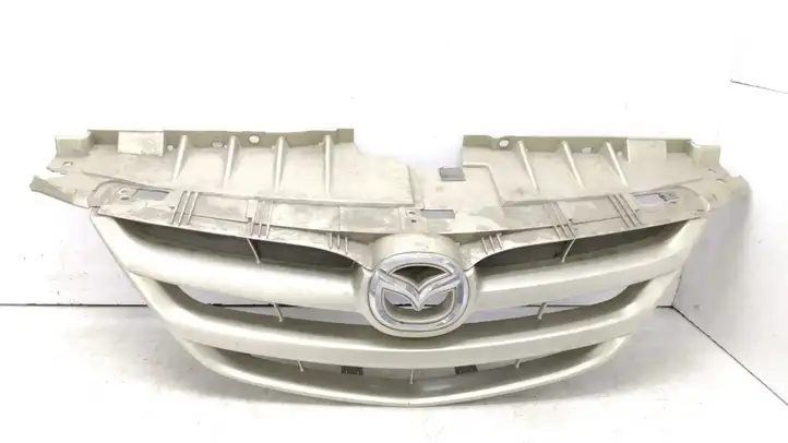 Mazda MPV (1999 - 2006) LE4650712 Верхняя решетка радиатора — фото 1