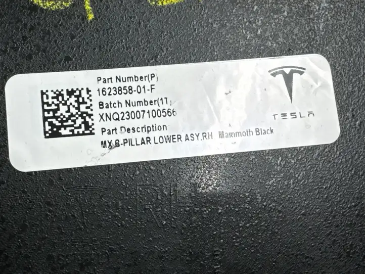 Tesla Model X (2021 - ) 185412000B Верхняя обшивка стойки B — фото 6