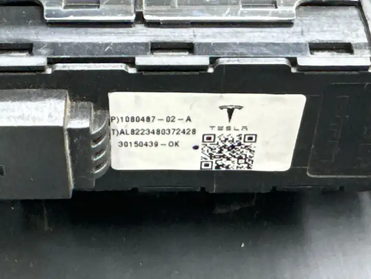 Tesla Model X (2021 - ) 185412000B Верхняя обшивка стойки B — фото 7