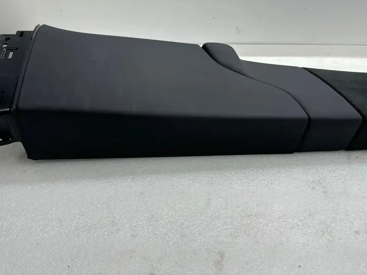 Tesla Model X (2021 - ) 185412000B Верхняя обшивка стойки B — фото 15