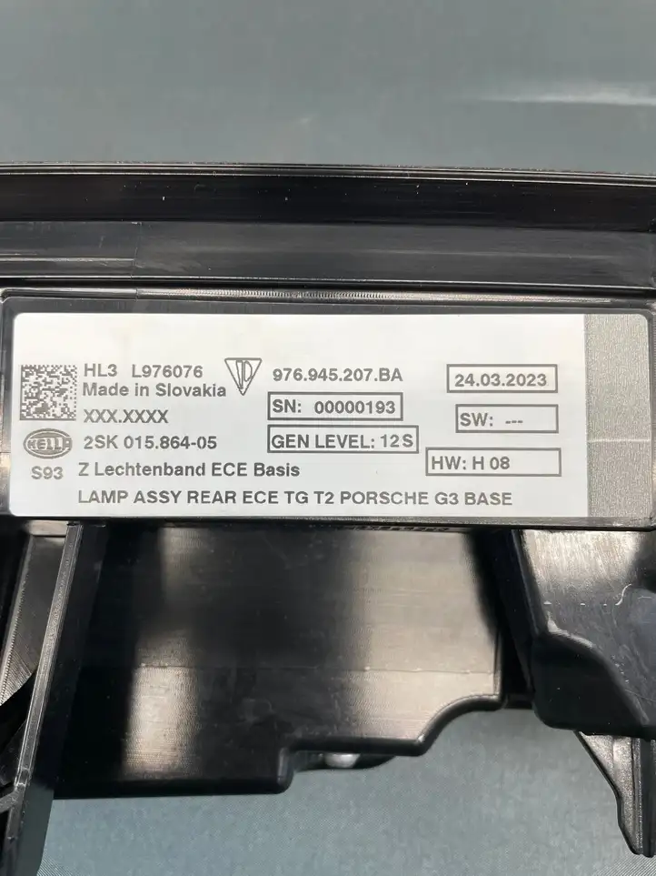 Porsche Panamera (971) (2020 - ) 976945207BA Задний фонарь в крышке багажника — фото 7