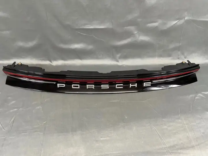 Porsche Panamera (971) (2020 - ) 976945207BK Задний фонарь в крышке багажника — фото 1