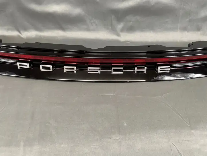 Porsche Panamera (971) (2020 - ) 976945207BK Задний фонарь в крышке багажника — фото 11