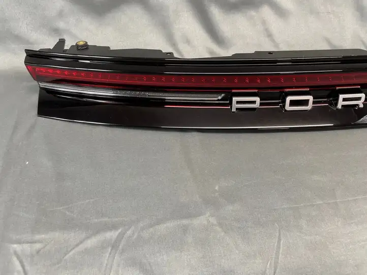 Porsche Panamera (971) (2020 - ) 976945207BK Задний фонарь в крышке багажника — фото 6