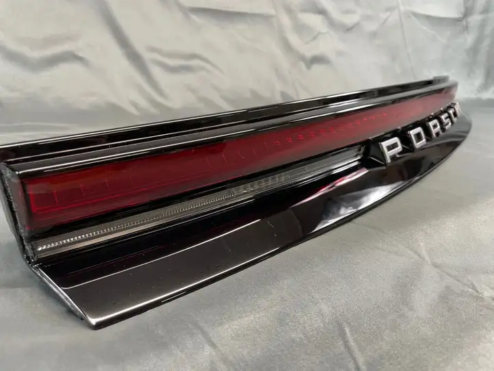 Porsche Panamera (971) (2020 - ) 976945207BK Задний фонарь в крышке багажника — фото 10