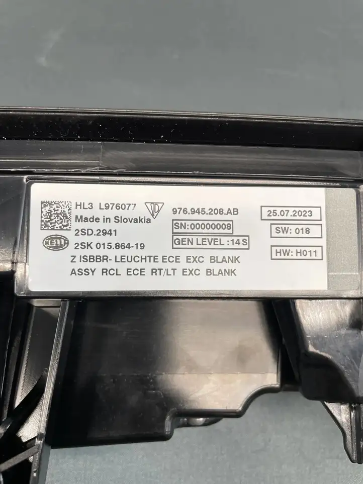 Porsche Panamera (971) (2020 - ) 976945208AB Задний фонарь в крышке багажника — фото 10