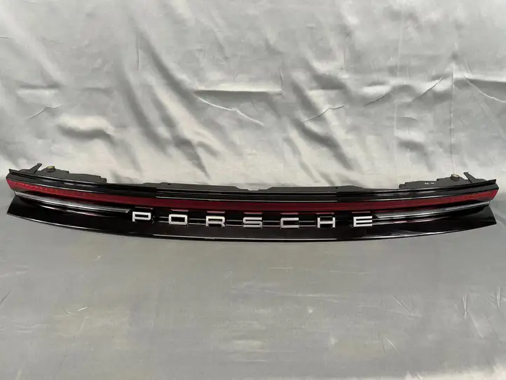 Porsche Panamera (971) (2020 - ) 976945207AT Задний фонарь в крышке багажника — фото 1