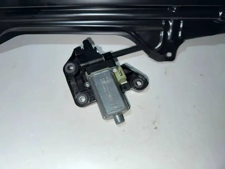 BMW 7 F01 (2008 - 2016) 9178669 Солнцезащитная шторка багажника — фото 2