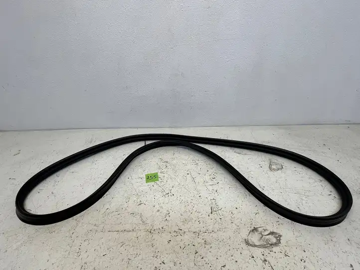 Mercedes-Benz CLA C117,X117,W117 (2013 - 2019) A1176930200 Уплотнитель багажной двери (кузов) — фото 2