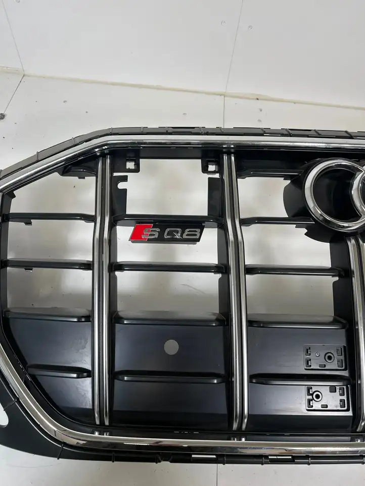 Audi Q8 (2018 - ) 4M8853651 Передняя решетка — фото 3