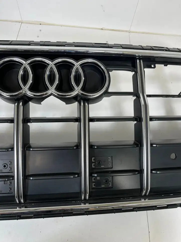 Audi Q8 (2018 - ) 4M8853651 Передняя решетка — фото 5