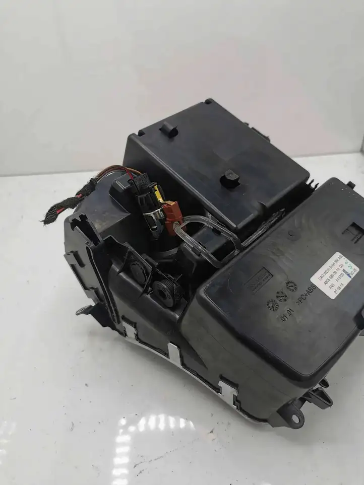 Mercedes-Benz C W205 (2014 - 2021) A2056800210 Задняя пепельница — фото 2