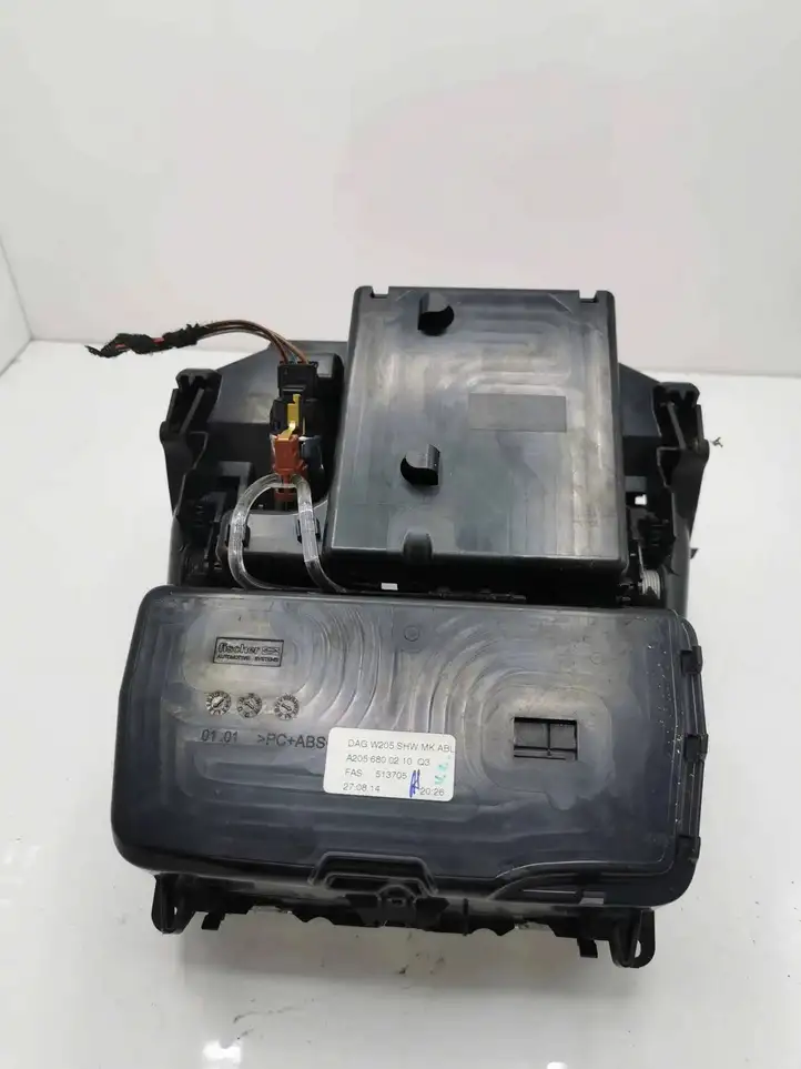 Mercedes-Benz C W205 (2014 - 2021) A2056800210 Задняя пепельница — фото 5