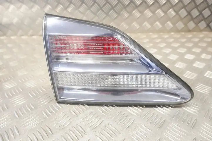 Lexus RX 330 - 350 - 400H (2008 - 2012) 8159148120 Задний фонарь в крышке багажника — фото 8
