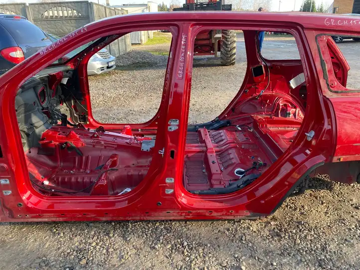 Jeep Grand Cherokee (2010 - 2021) Кузов — фото 3