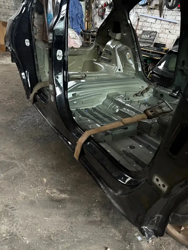 Opel Mokka B (2020 - ) Передний порог кузова — фото 1