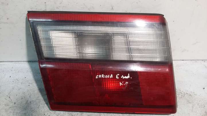 20310 Toyota Carina T210 Galinis žibintas dangtyje