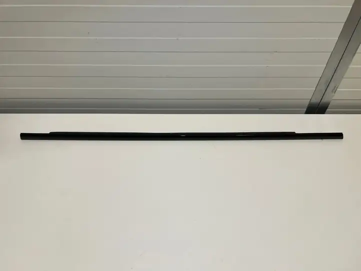 Audi A4 S4 B9 (2015 - 2019) 8W0853763 Накладка стекла задней двери — фото 1