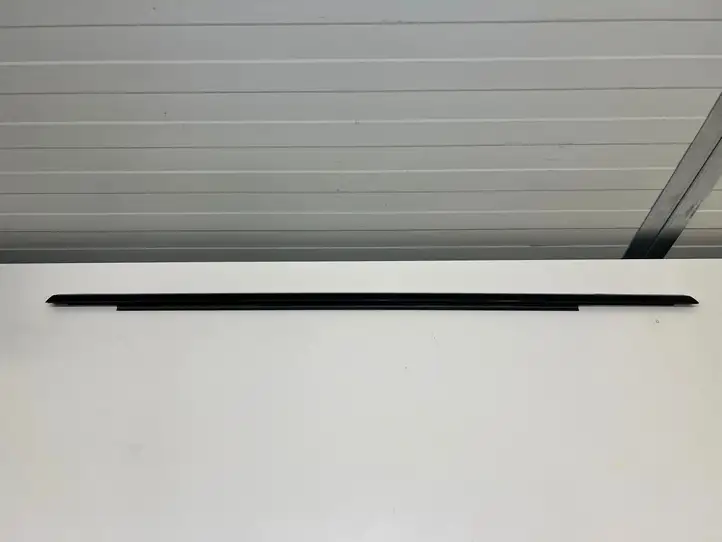 Audi A4 S4 B9 (2015 - 2019) 8W0853763 Накладка стекла задней двери — фото 2