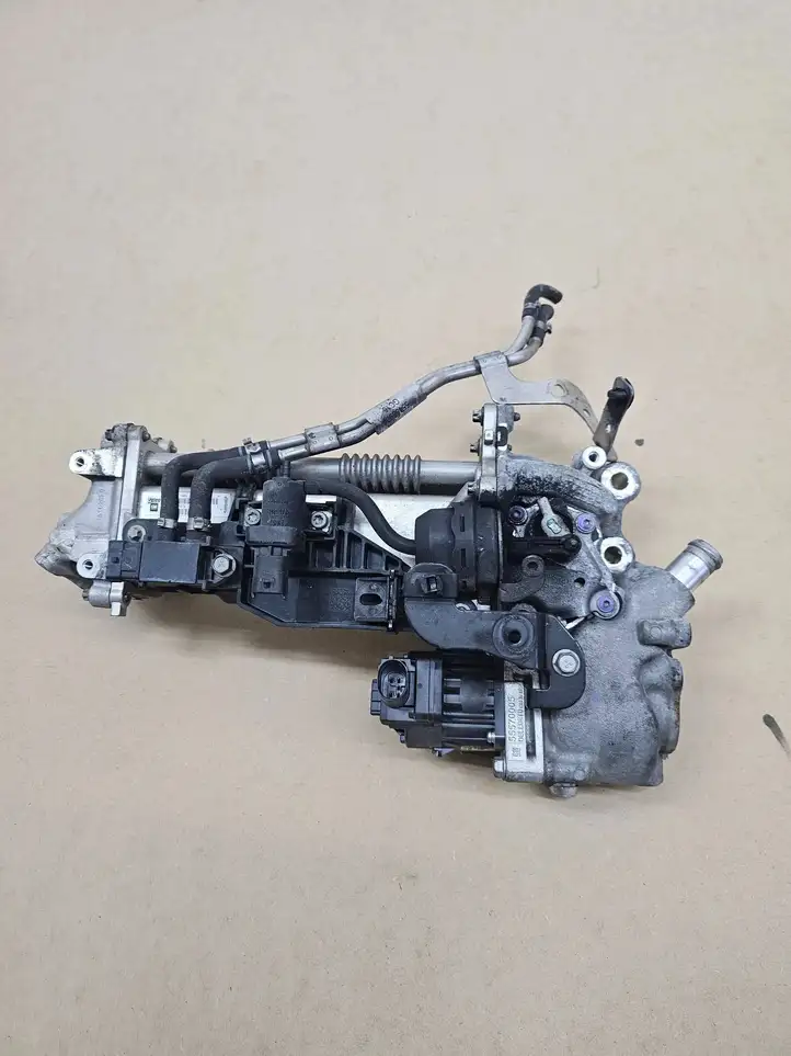 Opel Astra K (2015 - 2020) V29007672 Охладитель клапана EGR — фото 2